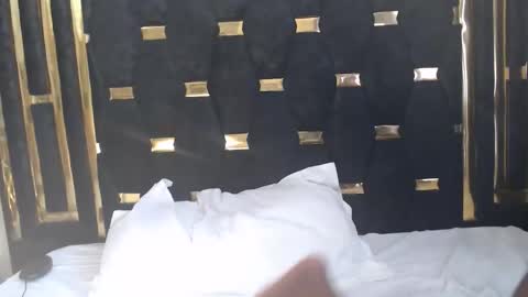 Snapshot of pixietease1 chatting on 02-11-26, 02:11 pixietease1 online show from 02-11-26, 02:11