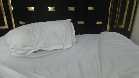 Snapshot of pixietease1 chatting on 02-14-26, 06:37 pixietease1 online show from 02-14-26, 06:37