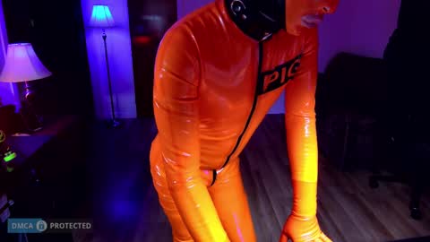 Snapshot of plasticme chatting on 11-21-25, 09:24 plasticme online show from 11-21-25, 09:24