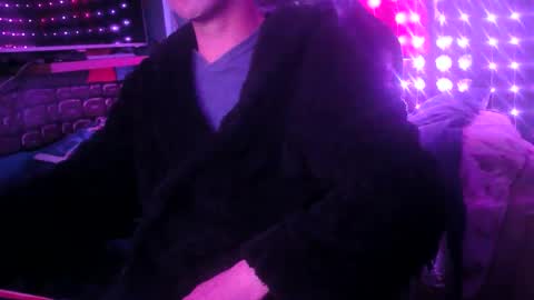 Snapshot of player841 chatting on 02-08-25, 10:51 Leonardo online show from 02-08-25, 10:51