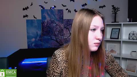Snapshot of playful_sophie chatting on 01-03-25, 04:48 Sophie online show from 01-03-25, 04:48