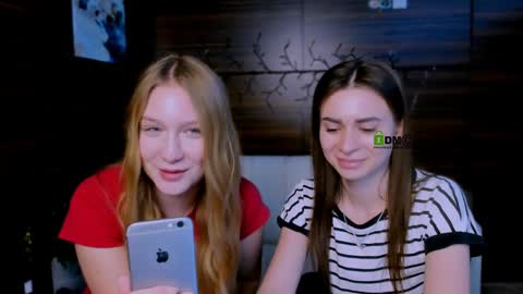 Snapshot of playful_sophie chatting on 01-25-25, 01:52 Sophie online show from 01-25-25, 01:52