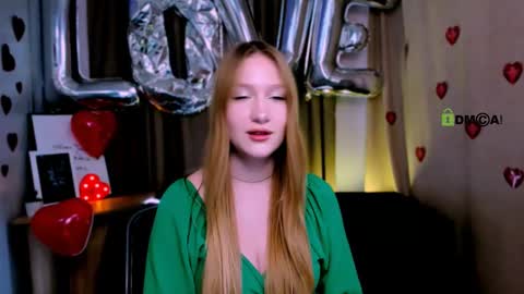 Snapshot of playful_sophie chatting on 02-14-25, 01:18 Sophie online show from 02-14-25, 01:18