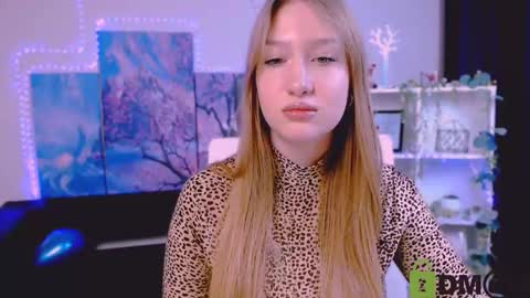 Snapshot of playful_sophie chatting on 02-20-25, 09:31 Sophie online show from 02-20-25, 09:31