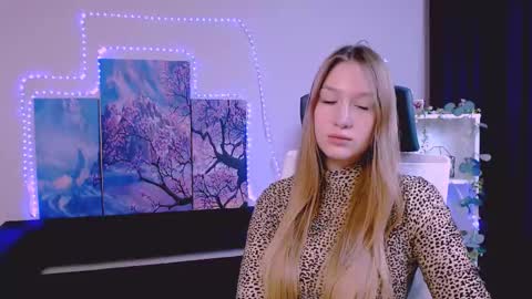 Snapshot of playful_sophie chatting on 02-21-25, 03:45 Sophie online show from 02-21-25, 03:45