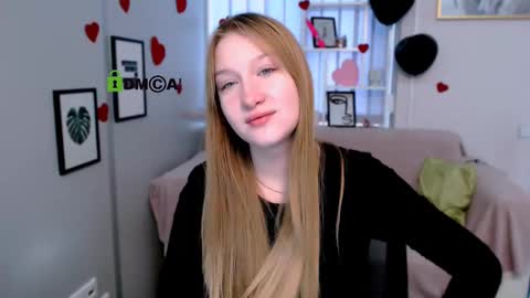 Snapshot of playful_sophie chatting on 02-23-25, 12:37 Sophie online show from 02-23-25, 12:37