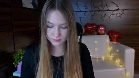 Snapshot of playful_sophie chatting on 03-04-25, 04:06 Sophie online show from 03-04-25, 04:06