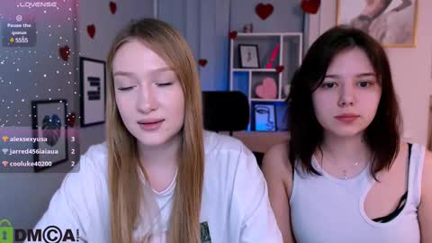 Snapshot of playful_sophie chatting on 03-04-25, 08:38 Sophie online show from 03-04-25, 08:38