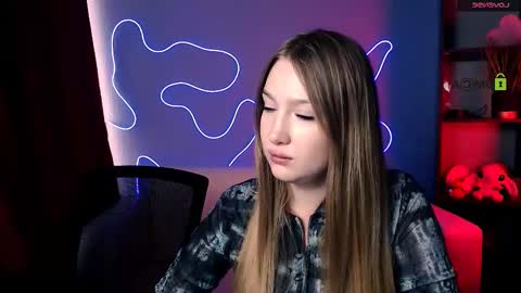 Snapshot of playful_sophie chatting on 10-12-25, 11:42 Sophie online show from 10-12-25, 11:42