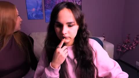 Snapshot of playful_sophie chatting on 11-23-25, 12:05 Sophie online show from 11-23-25, 12:05