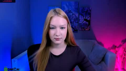 Snapshot of playful_sophie chatting on 11-28-25, 10:40 Sophie online show from 11-28-25, 10:40
