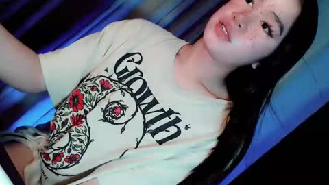 Snapshot of playfulcock69_kate chatting on 02-20-26, 07:43 kate online show from 02-20-26, 07:43