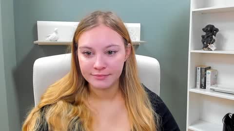 Snapshot of playgirl_valeria chatting on 01-05-25, 08:11 Valeria online show from 01-05-25, 08:11