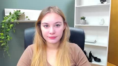 Snapshot of playgirl_valeria chatting on 01-12-25, 07:32 Valeria online show from 01-12-25, 07:32