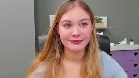 Snapshot of playgirl_valeria chatting on 02-15-25, 07:49 Valeria online show from 02-15-25, 07:49
