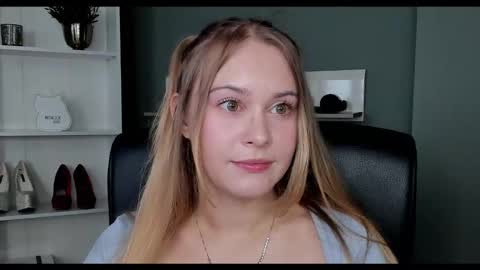 Snapshot of playgirl_valeria chatting on 09-13-25, 06:46 Valeria online show from 09-13-25, 06:46