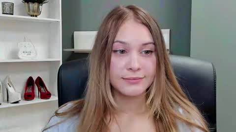 Snapshot of playgirl_valeria chatting on 10-05-25, 01:42 Valeria online show from 10-05-25, 01:42
