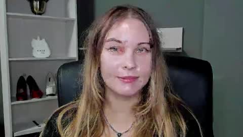 Valeria online show from 11-10-25, 10:09