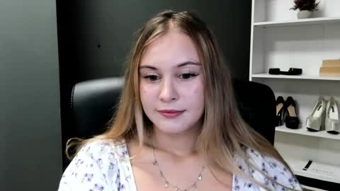 Snapshot of playgirl_valeria chatting on 07-05-26, 01:29 Valeria online show from 07-05-26, 01:29