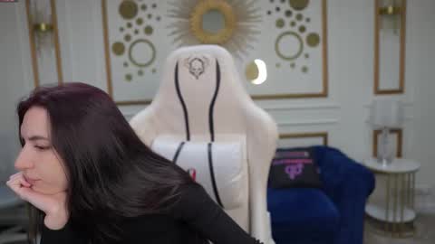 Lana online show from 10-28-25, 11:36