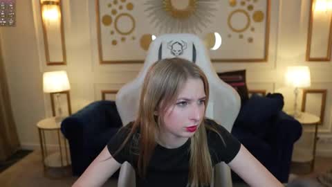 Lana online show from 11-29-25, 11:30