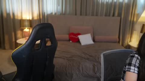 Lana online show from 04-15-26, 11:06