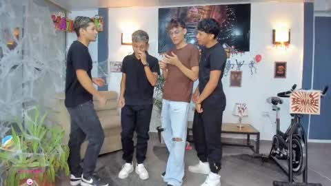 Snapshot of playhardsex chatting on 10-28-25, 11:07 online show from 10-28-25, 11:07