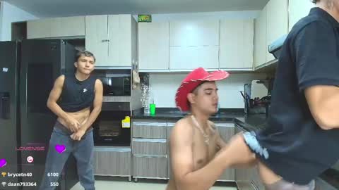 Snapshot of playhardsex chatting on 05-27-26, 01:57 online show from 05-27-26, 01:57