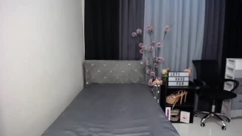 Snapshot of pleasure4salets chatting on 10-15-25, 08:03 LAUREEN online show from 10-15-25, 08:03