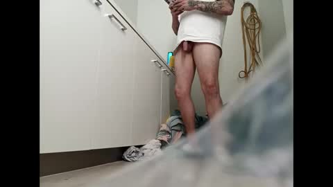 Snapshot of pleasuremypussyyy chatting on 09-16-25, 09:49 X online show from 09-16-25, 09:49