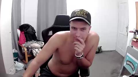 plkrisztian online show from 11-09-25, 10:08