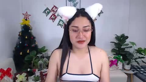 Ploysai online show from 12-25-24, 10:59