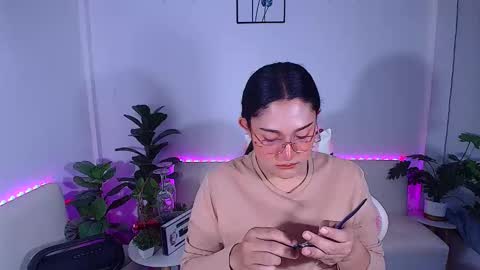 Ploysai online show from 10-21-25, 08:59