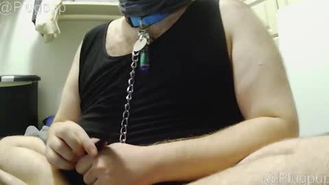 Snapshot of plugpup chatting on 12-21-25, 07:10 PlugPup online show from 12-21-25, 07:10
