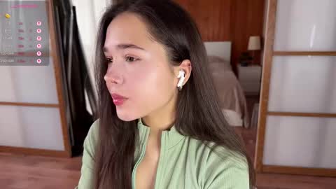 Snapshot of plumybun chatting on 09-22-25, 04:14 Acey online show from 09-22-25, 04:14