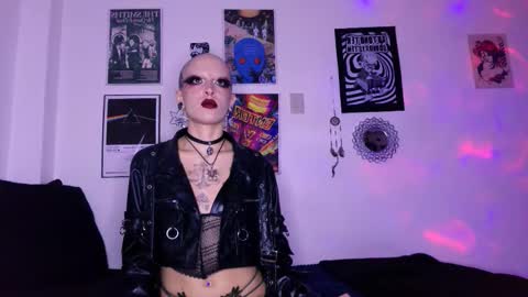    online show from 10-31-25, 12:22