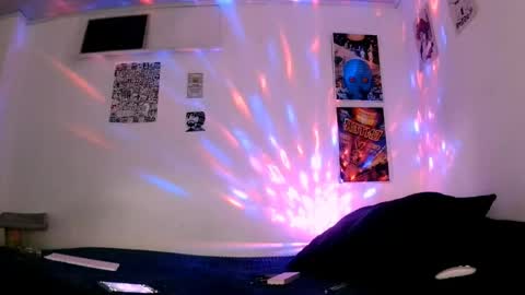    online show from 05-22-26, 01:35