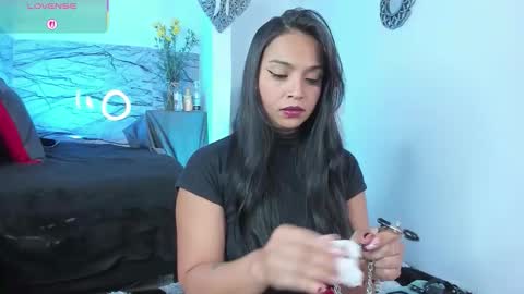 Snapshot of pocahontas921 chatting on 02-19-26, 07:32 Emi online show from 02-19-26, 07:32