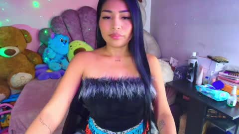 Snapshot of pocahontas_cute chatting on 05-28-26, 03:31 Nicole online show from 05-28-26, 03:31