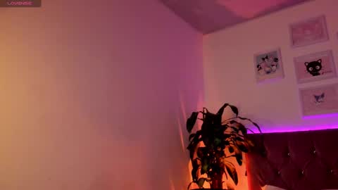 Snapshot of pocahontas_kl chatting on 02-14-25, 12:03 Patrocla online show from 02-14-25, 12:03