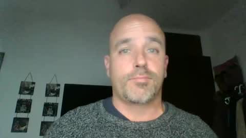 Snapshot of pocoyotop chatting on 02-10-25, 10:51 pocoyotop online show from 02-10-25, 10:51