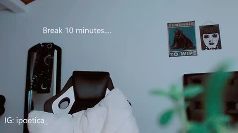 IG ipoetica  online show from 01-10-25, 06:06