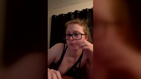 Snapshot of poisonivyy95 chatting on 02-26-26, 02:54 poisonivyy95 online show from 02-26-26, 02:54