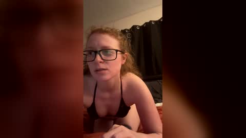 Snapshot of poisonivyy95 chatting on 03-01-26, 03:08 poisonivyy95 online show from 03-01-26, 03:08