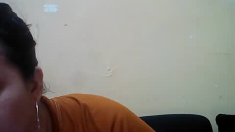 Snapshot of poisonousivy30 chatting on 05-01-26, 05:39 poisonousivy30 online show from 05-01-26, 05:39