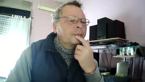 Snapshot of pol22010 chatting on 07-16-26, 04:24 Polako online show from 07-16-26, 04:24