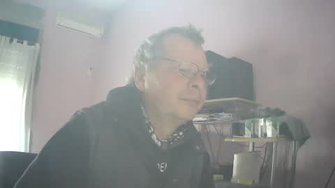 Snapshot of pol22010 chatting on 07-25-26, 06:38 Polako online show from 07-25-26, 06:38