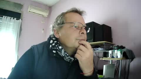 Snapshot of pol22010 chatting on 08-02-26, 06:39 Polako online show from 08-02-26, 06:39