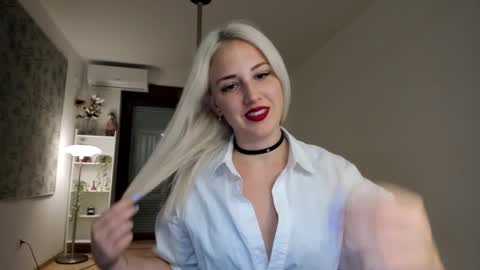 Kira online show from 11-03-25, 01:12