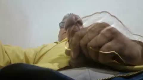 Snapshot of poli475 chatting on 02-12-25, 12:33 poli online show from 02-12-25, 12:33
